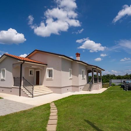 פאזין Holiday House Leana מראה חיצוני תמונה