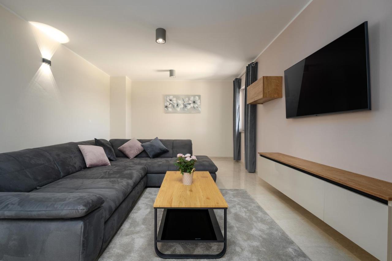 פאזין Holiday House Leana מראה חיצוני תמונה