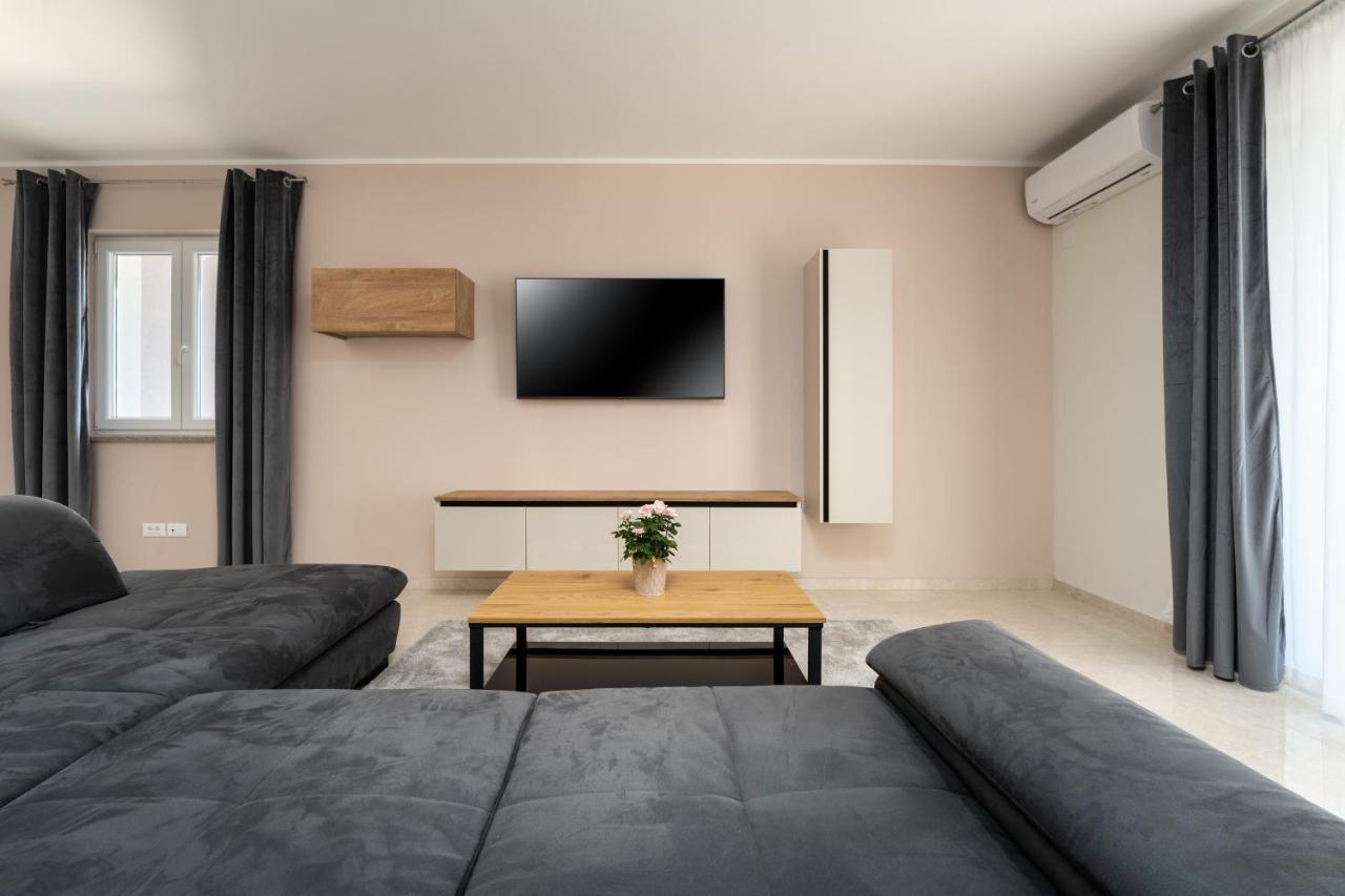 פאזין Holiday House Leana מראה חיצוני תמונה