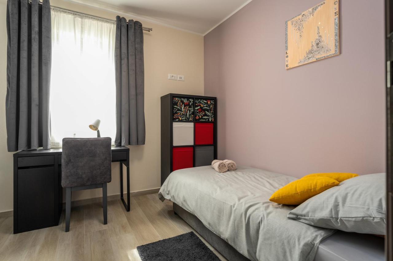 פאזין Holiday House Leana מראה חיצוני תמונה