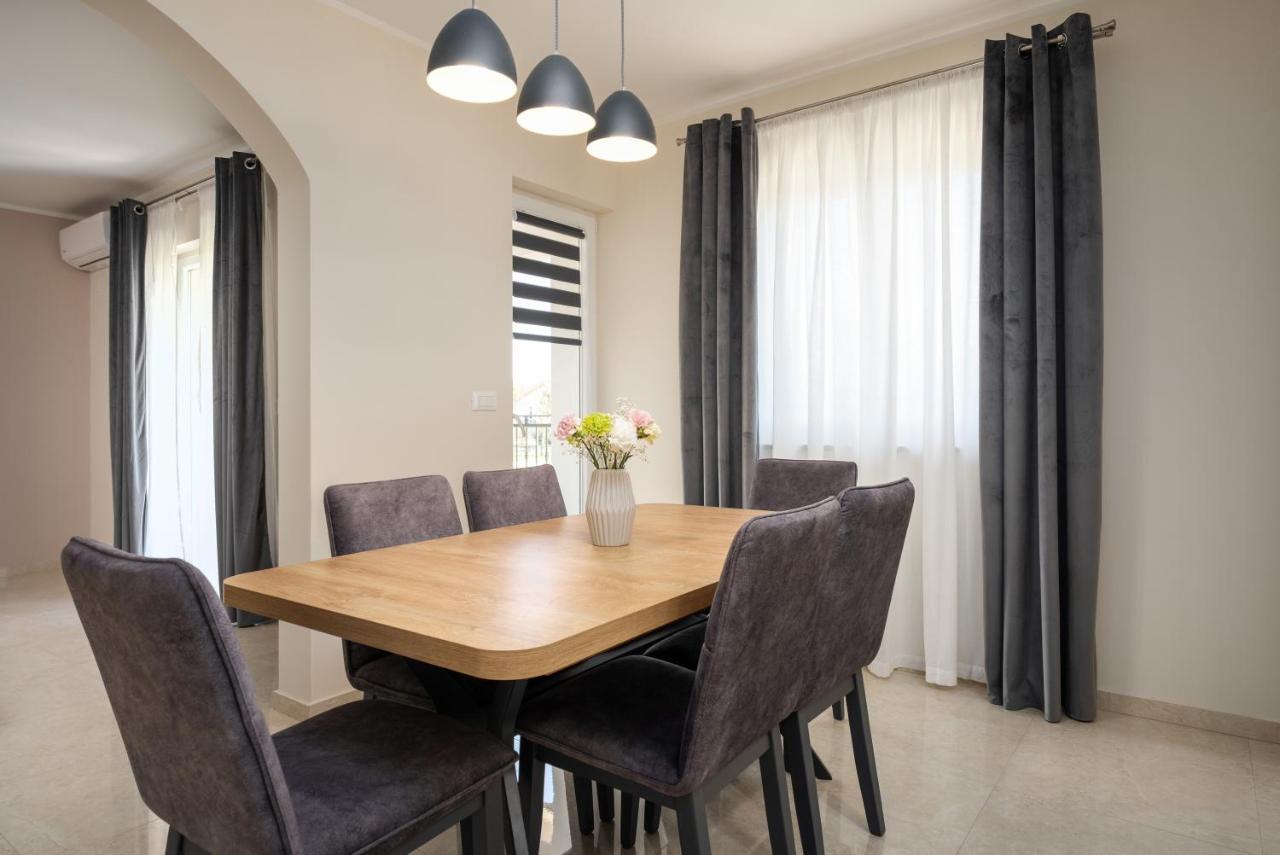 פאזין Holiday House Leana מראה חיצוני תמונה