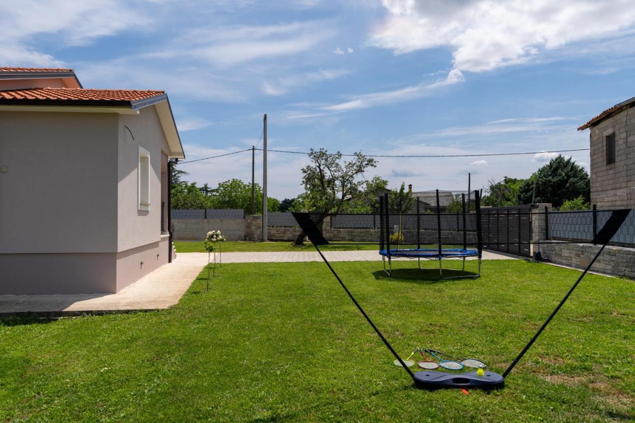 פאזין Holiday House Leana מראה חיצוני תמונה
